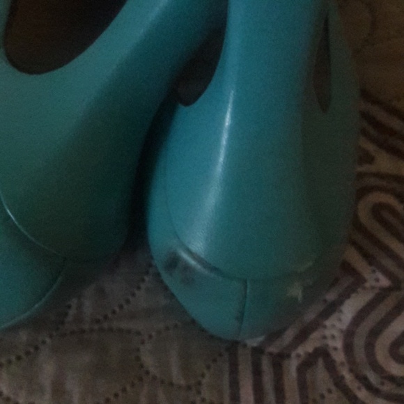 Shoes - Picture 4 of 4